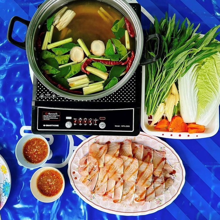 เมนู “ปลาแรดจุ่ม” ชื่ออาจจะดูแร๊ดดด...แรด แต่น้ำซุปที่มีรสชาติเด็ดถึงใจ รับรองว่าต้องติดใจแน่นอน!