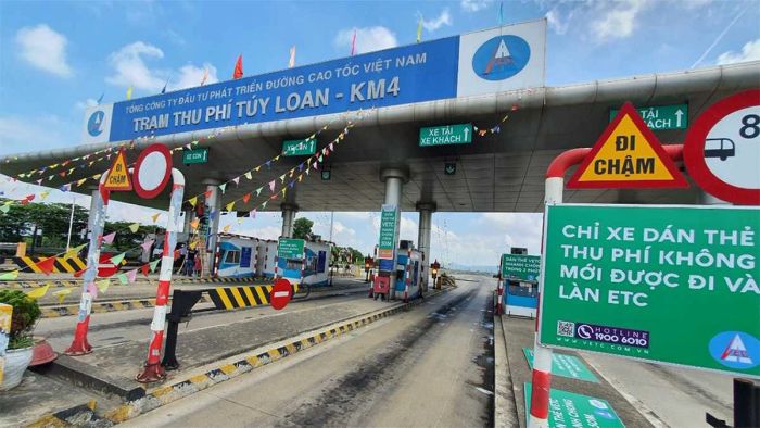 Cách thức nạp tiền vào thẻ VETC để thuận tiện cho việc thu phí tự động.