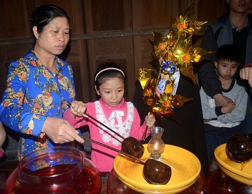 Sắm dầu cúng Phật đầu năm để khai mở trí tuệ hình ảnh