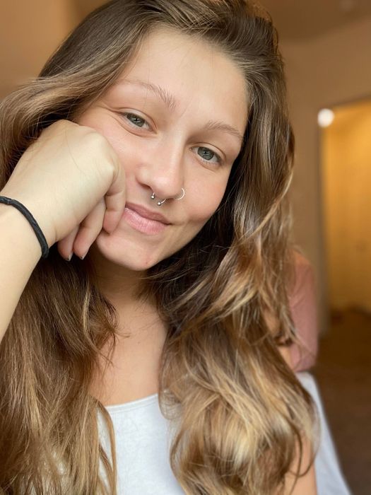 A reviewer with radiant, clear skin.