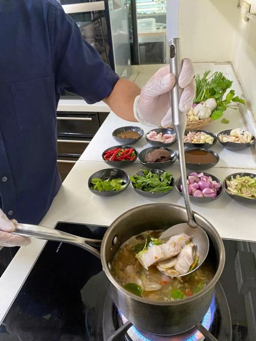 “แกงหมูรัญจวน” เมนูพื้นบ้านแสนอร่อยจากร้าน Elephante’ Coffee