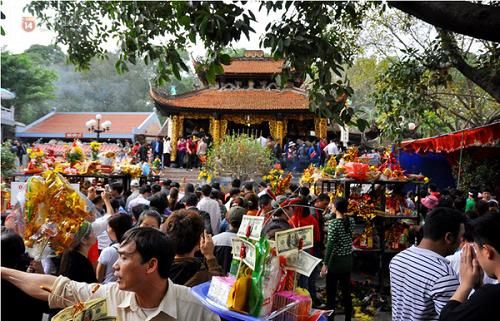 Lễ hội Bà Chúa Kho, tổ chức vào ngày 14 tháng Giêng, là một trong những lễ hội truyền thống nổi tiếng của tỉnh Bắc Ninh, thu hút đông đảo du khách và người dân địa phương tham gia để cầu tài lộc, may mắn cho năm mới.