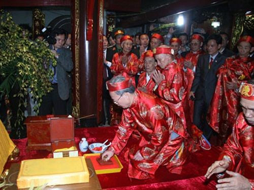 Lễ hội khai ấn đền Trần