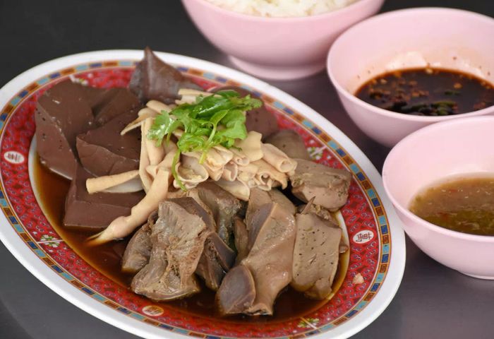 ทวีชัย เป็ดพะโล้ เจ้าเก่าลาดพร้าวสะพาน 2