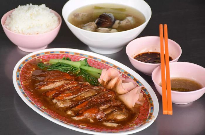 ทวีชัย เป็ดพะโล้ เจ้าเก่าลาดพร้าวสะพาน 2