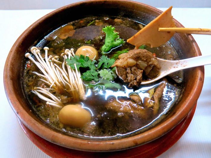 บะกุ๊ดเต๋ร้อน ๆ เมนูเด็ดของทางร้านที่ไม่ควรพลาด