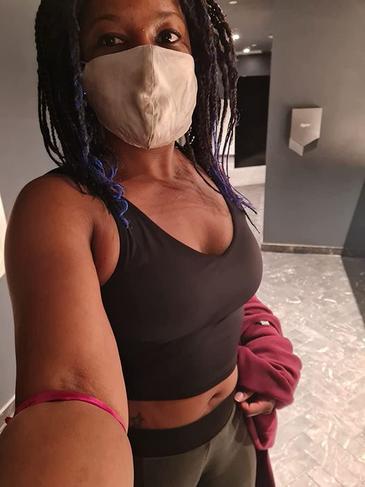 Reviewer wearing the bra in black.