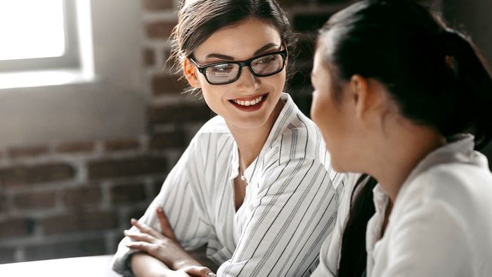 Một trong những kỹ năng giao tiếp hiệu quả là tạo dựng sự thân thiện