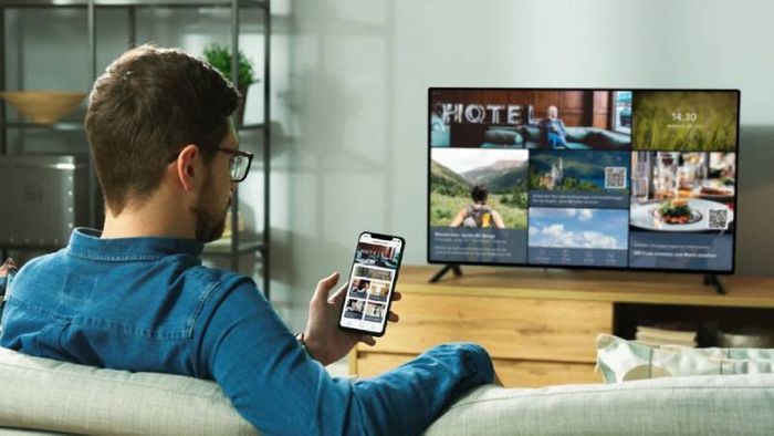 Chiếu màn hình điện thoại lên tivi có những lợi ích gì?