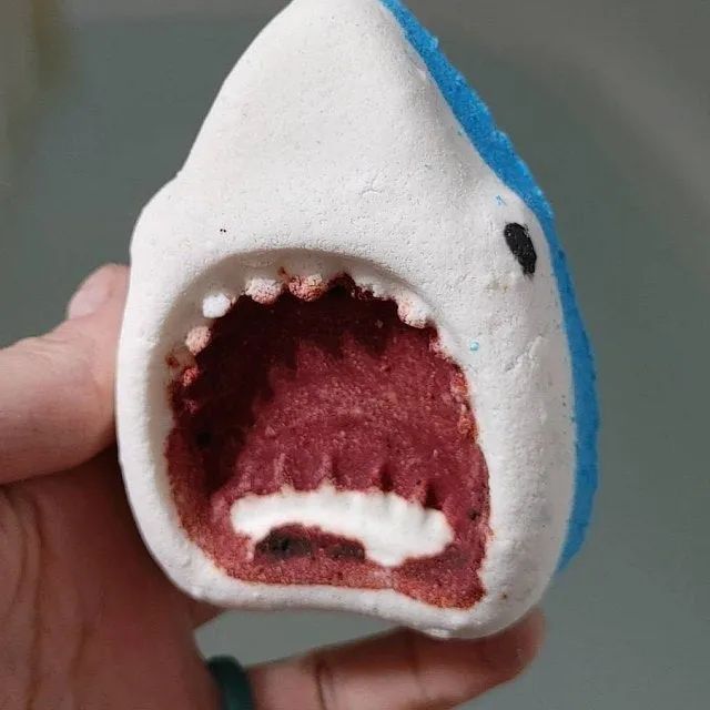 The shark-shaped bath bomb