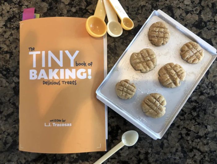 A tiny baking set complete with cookies
