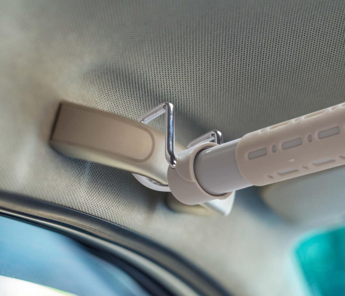 A close-up shot showing how the hanger is attached.