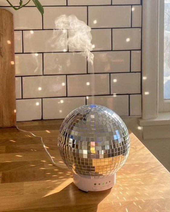 the disco ball diffuser in action