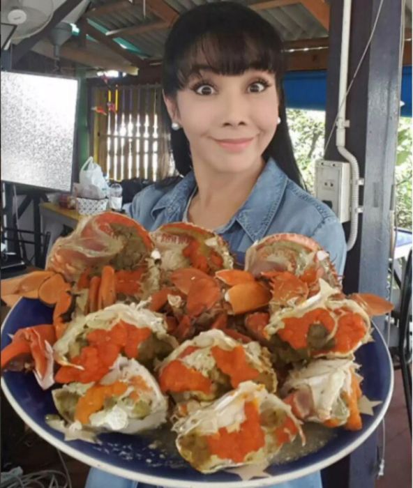 สาวสองพันปี! ตั๊ก มยุรา ดูแลตัวเองยังไงให้ยังคงความสาวในวัยเกือบ 60?