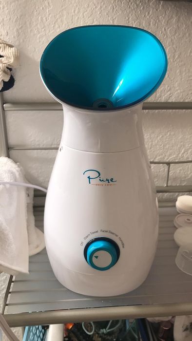 The blue NanoSteamer device.