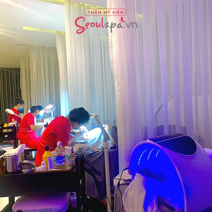 Services offered at Seoul Spa include: Deep acne treatment with seaweed serum, medical treatments, back acne treatment, melasma and freckles treatment, scar treatment, basic skincare, detoxification for the skin, advanced body slimming, spaceship whitening, armpit odor treatment, permanent hair removal, and cosmetic tattooing.