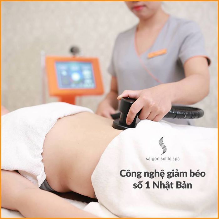 Saigon Smile Spa, shown in the second image, continues to impress with its serene and elegant setting. A place where relaxation and beauty meet to offer you a refreshing escape from daily stress.