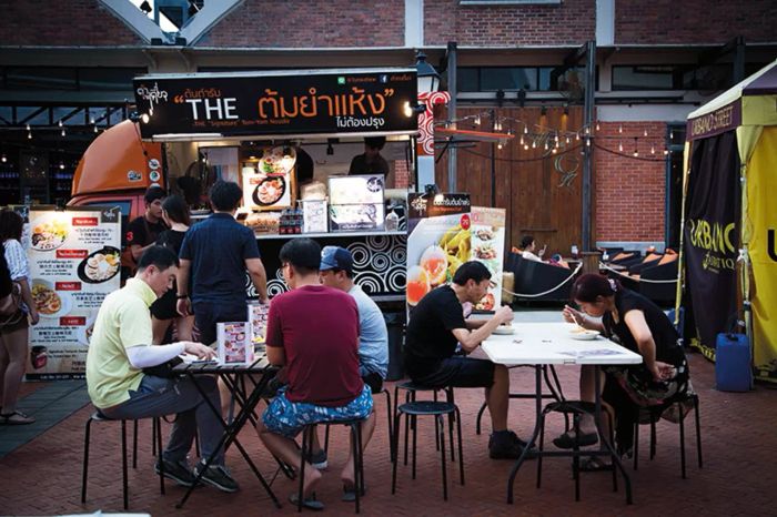 4 ร้านฟู้ดทรัคยอดฮิตที่คุณต้องลอง
