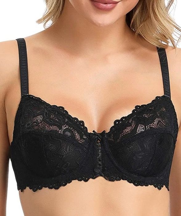 A model displaying the black bra.