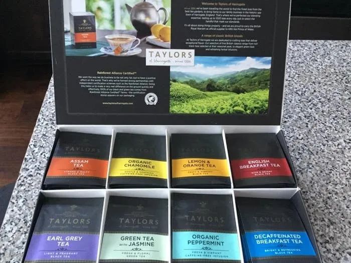 The tea box with eight different flavors