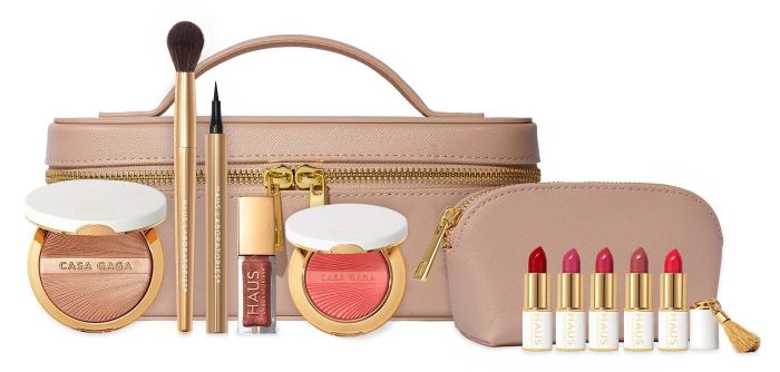 The makeup set along with the stylish bags