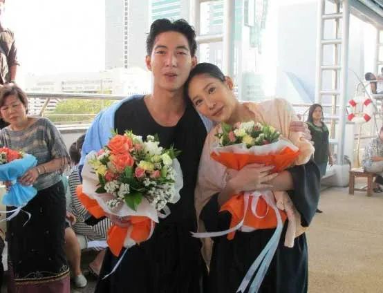 พิธีล้างบาปในศาสนาคริสต์คือการทำพิธีที่แสดงถึงการยอมรับและการเปลี่ยนแปลงตัวเองสู่ชีวิตใหม่ในศาสนาอย่างเป็นทางการ ซึ่งเป็นพิธีที่มีความศักดิ์สิทธิ์และมีความหมายลึกซึ้ง