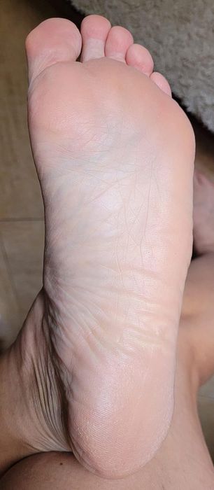 After: The same reviewer’s foot smooth and rejuvenated