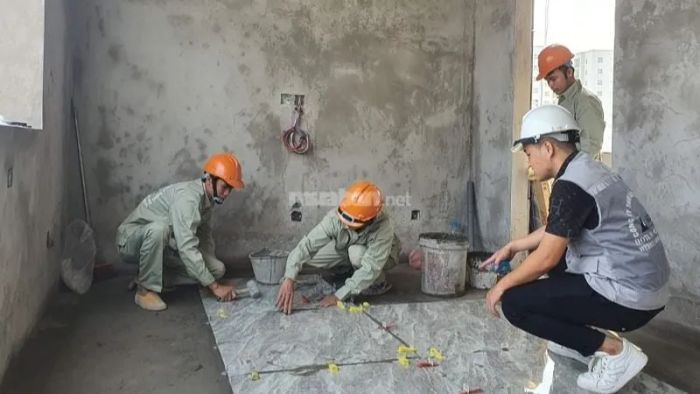 Chi phí xây dựng cho ngôi nhà ống 3 tầng 4x12m sẽ thay đổi tùy thuộc vào nhiều yếu tố như vị trí, vật liệu sử dụng, thiết kế và nhân công.