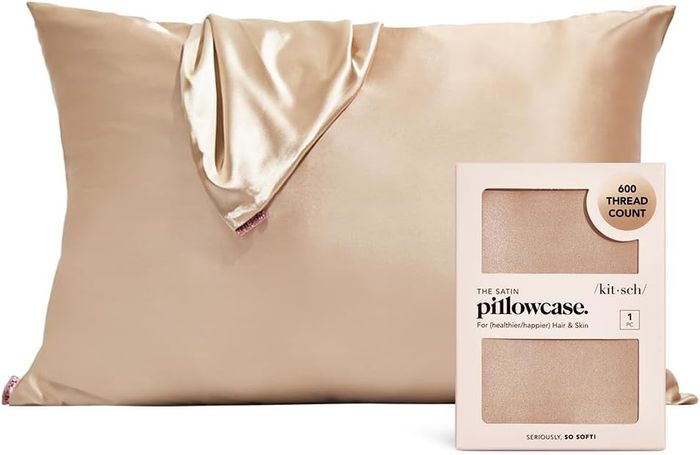 Packaging of a satin pillowcase emphasizing its 600 thread count and benefits for hair and skin.