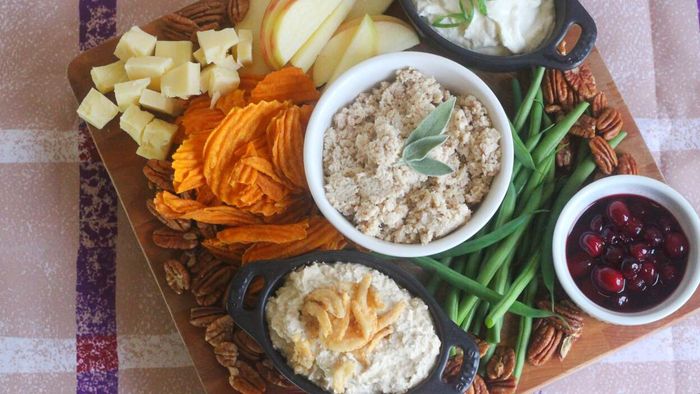 Prepare an Easy Appetizer Platter for Your Thanksgiving Celebration