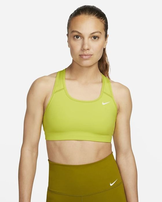 Image of model wearing green bra