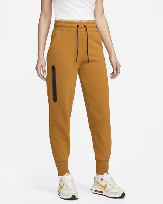 Image of model wearing brown pants