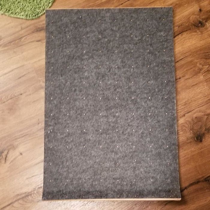 A photo from the same reviewer showing the non-slip underside of the bath mat.
