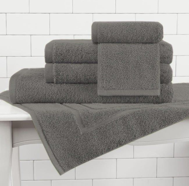 The soft gray towel set.