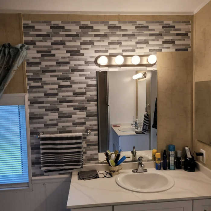 Image of the tile in a bathroom