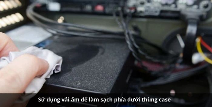 Khu vực dưới đáy thùng case