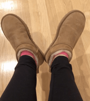 Mytour editor stepping out in chestnut-colored ankle-length Ugg boots