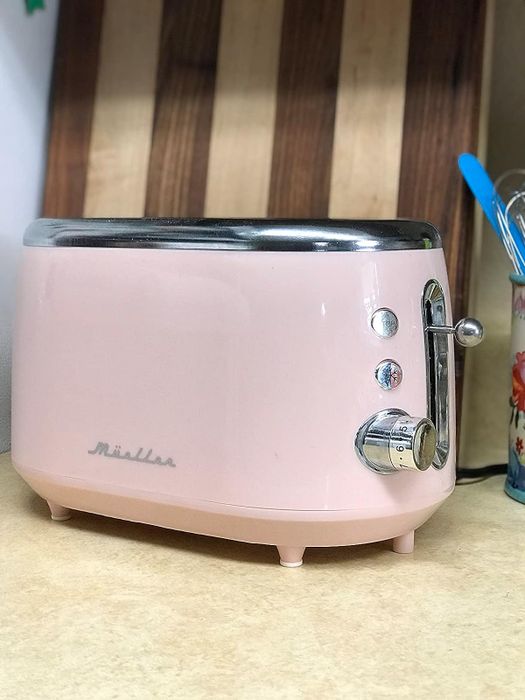 The pink toaster from the reviewer