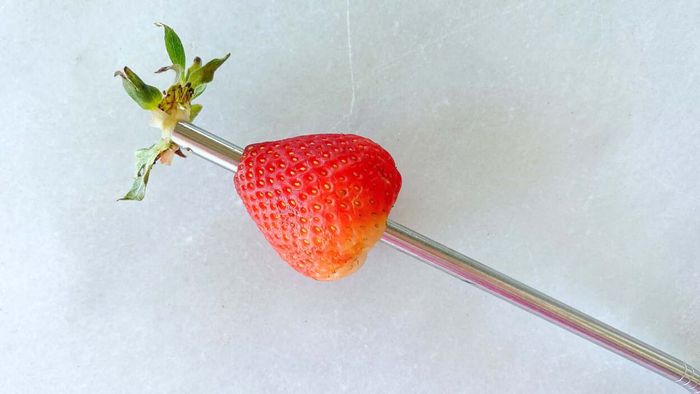 Hull Your Strawberries Using a Reusable Straw