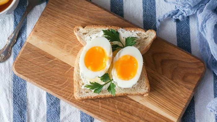 A Superior Method for Reheating Your Boiled Egg