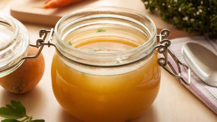 Whip Up Fast Chicken Stock in the Microwave