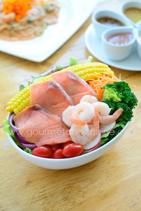Fresh Boxx Salad Café ร้านสลัดที่อัดแน่นไปด้วยสีสันจากผักหลากหลายชนิด