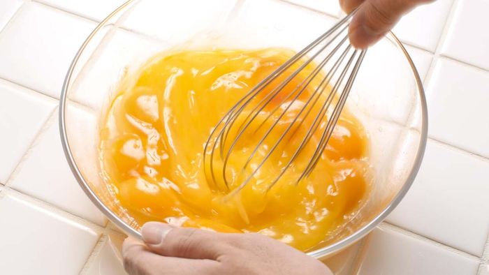 Use a Turkey Baster for Safe and Easy Egg Tempering