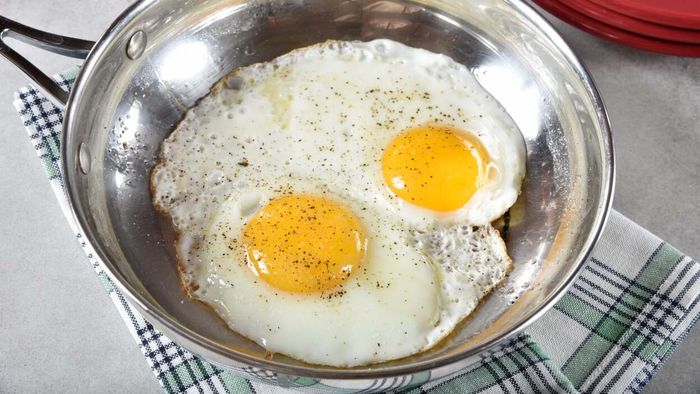You Can Totally Fry Eggs in a Stainless Steel Pan