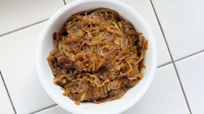 Turn Onions into a Jammy Mass with Your Oven