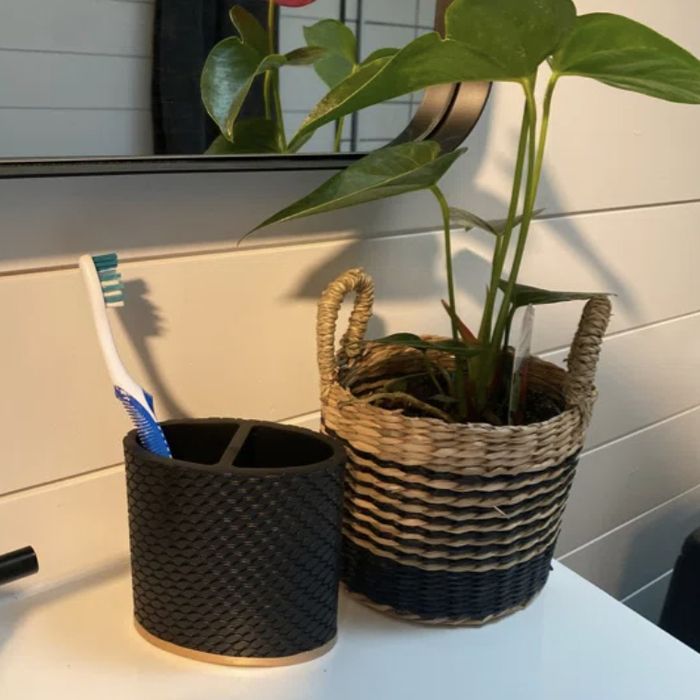 A reviewer's take on the toothbrush holder