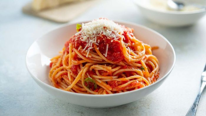 Your Marinara Sauce Needs Either Onions or Garlic, But Not Both