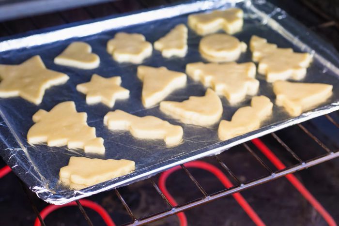 Baking cookies on aluminum foil