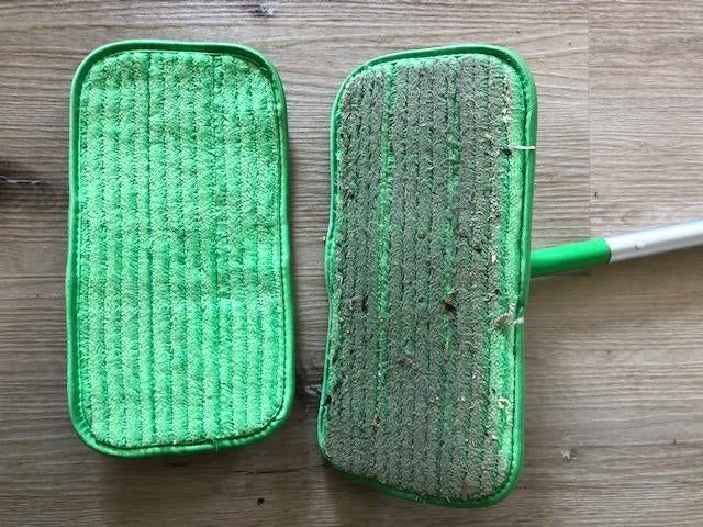 A reviewer's mop head before cleaning and after it's covered in dust.