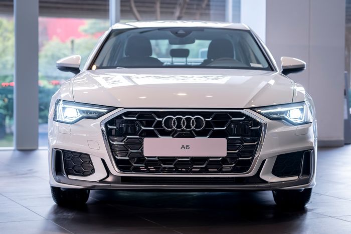 Audi A6 (1).JPG